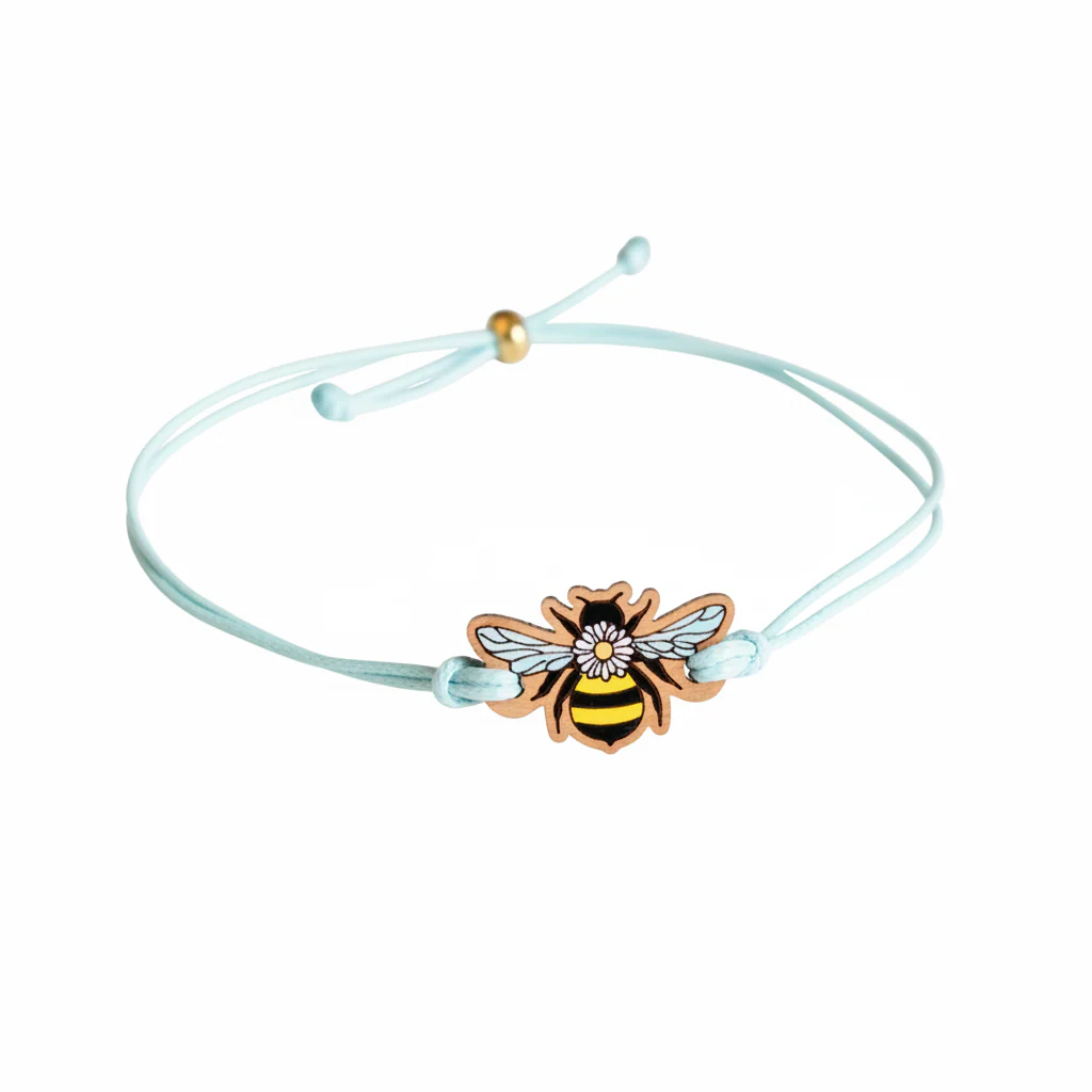 Bee with daisy bracelet