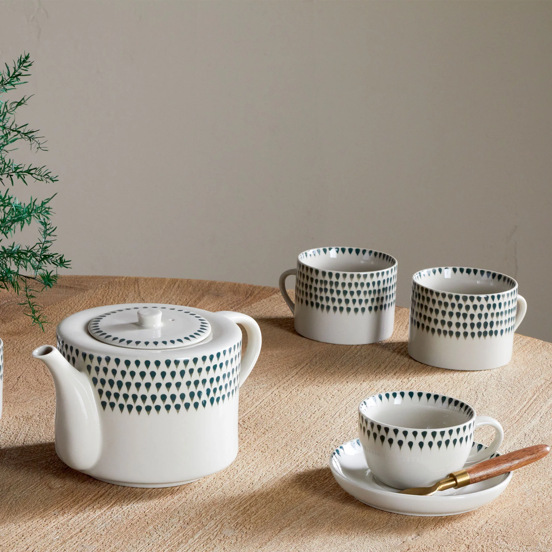 Juniper drop cup & saucer - Image 4