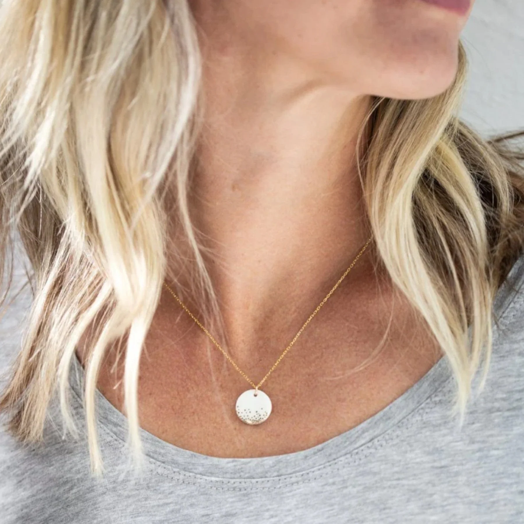Porcelain gold mist necklace - Image 3