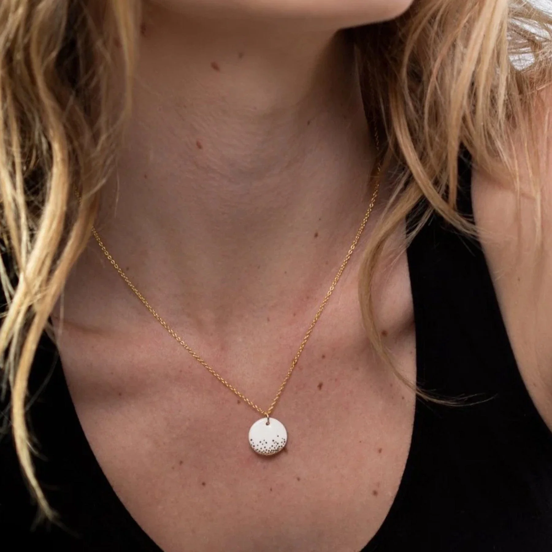 Porcelain gold mist necklace - Image 4