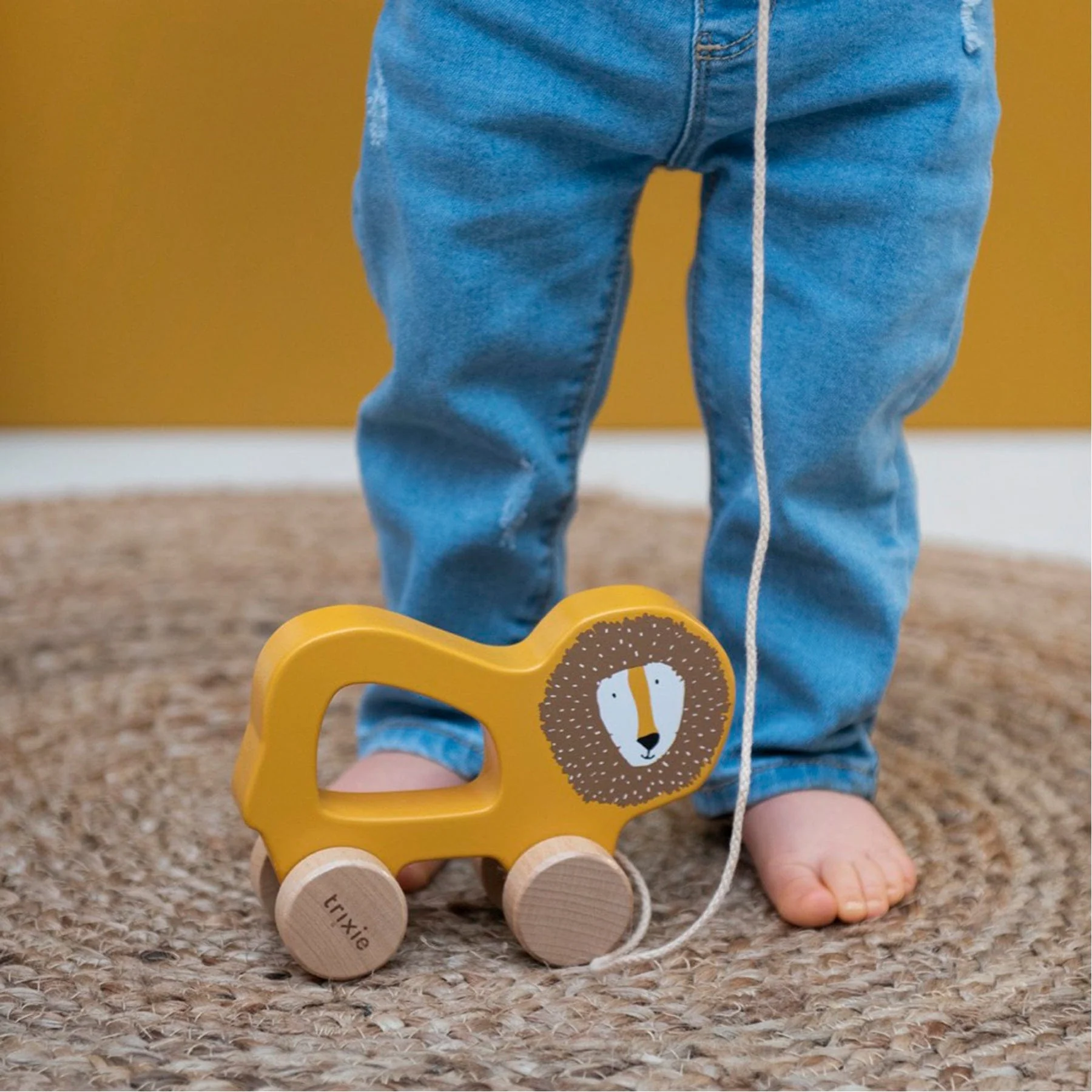 Wooden pull along toy - lion - Image 3